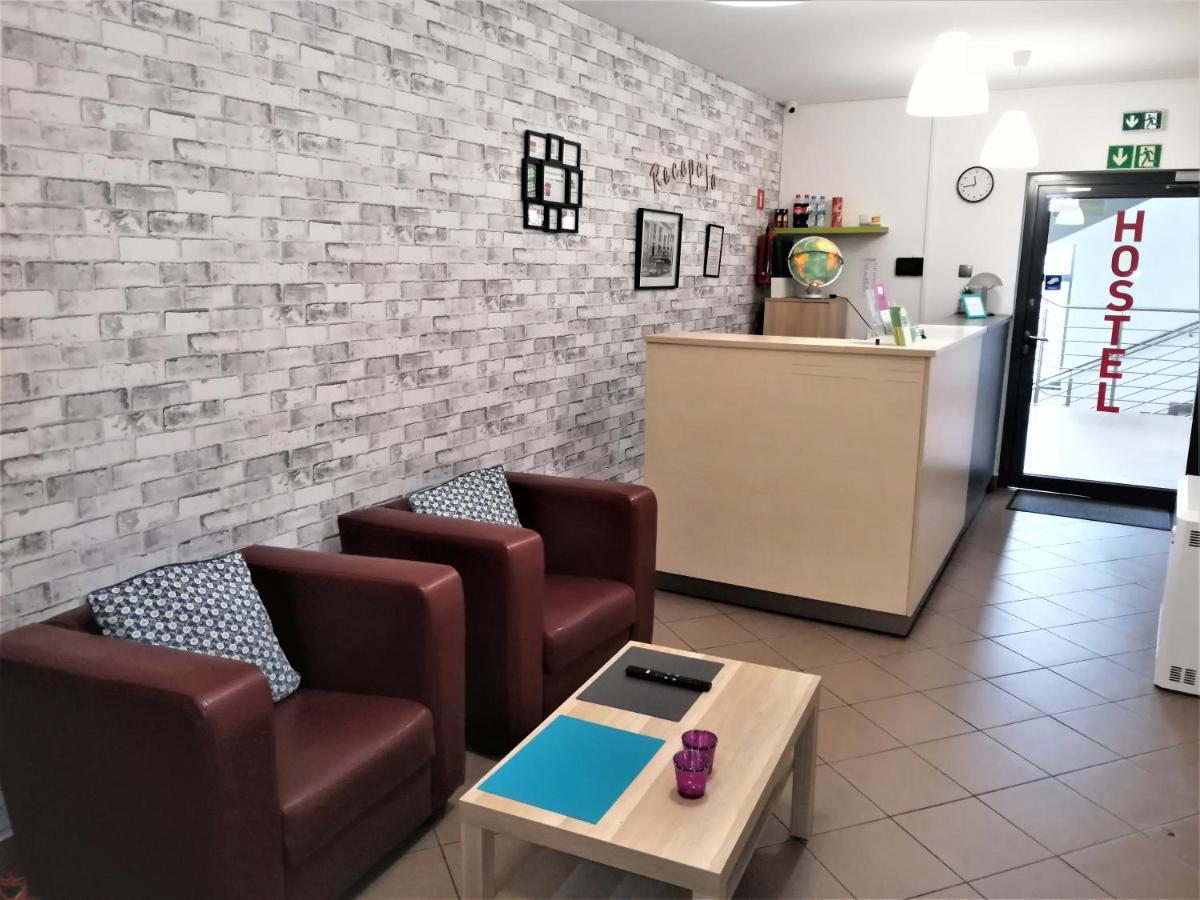 Hostel Gliwice Centrum Parking Екстериор снимка