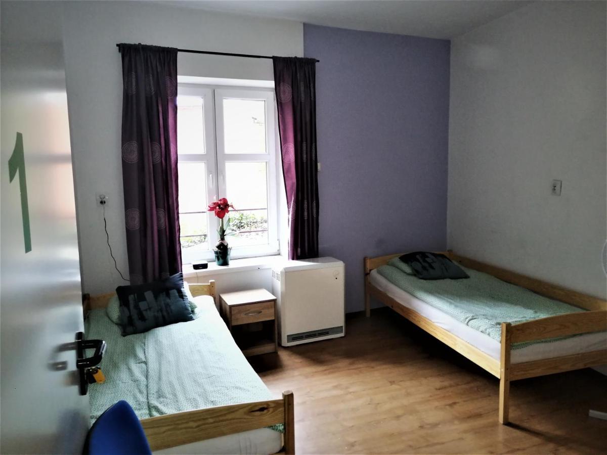 Hostel Gliwice Centrum Parking Екстериор снимка