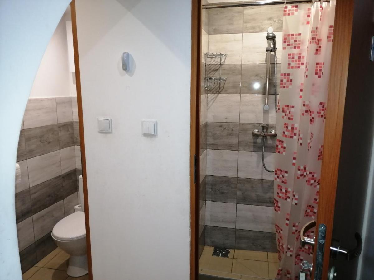 Hostel Gliwice Centrum Parking Екстериор снимка