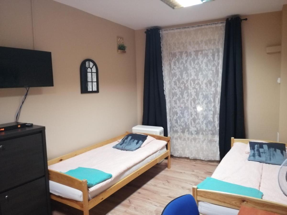 Hostel Gliwice Centrum Parking Екстериор снимка