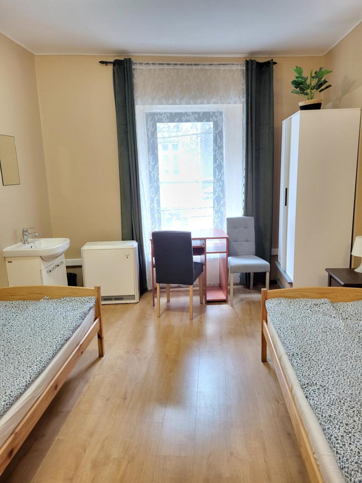 Hostel Gliwice Centrum Parking Екстериор снимка