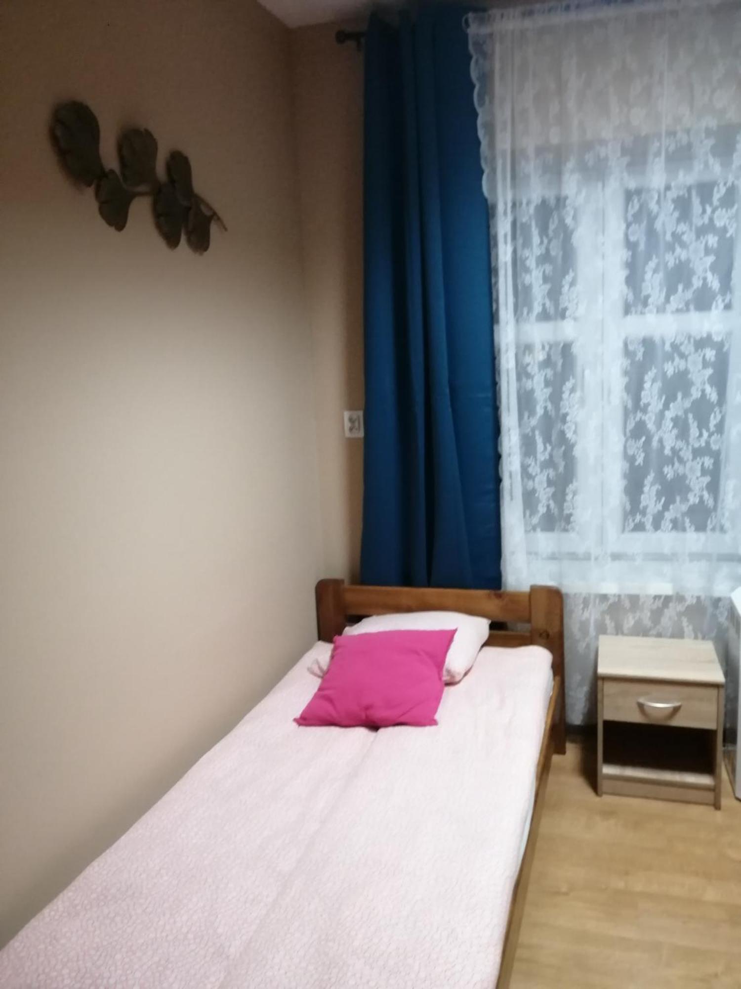 Hostel Gliwice Centrum Parking Стая снимка