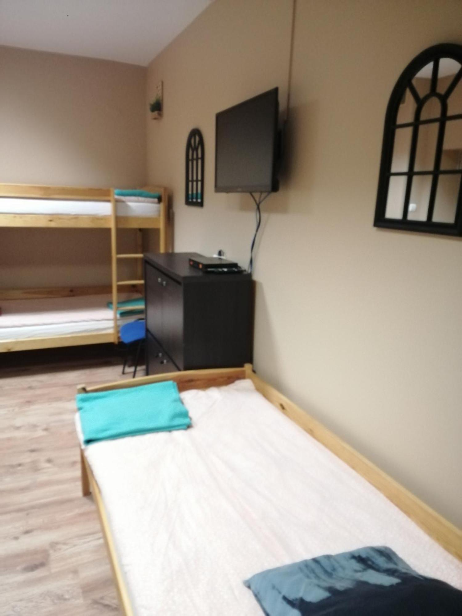 Hostel Gliwice Centrum Parking Стая снимка