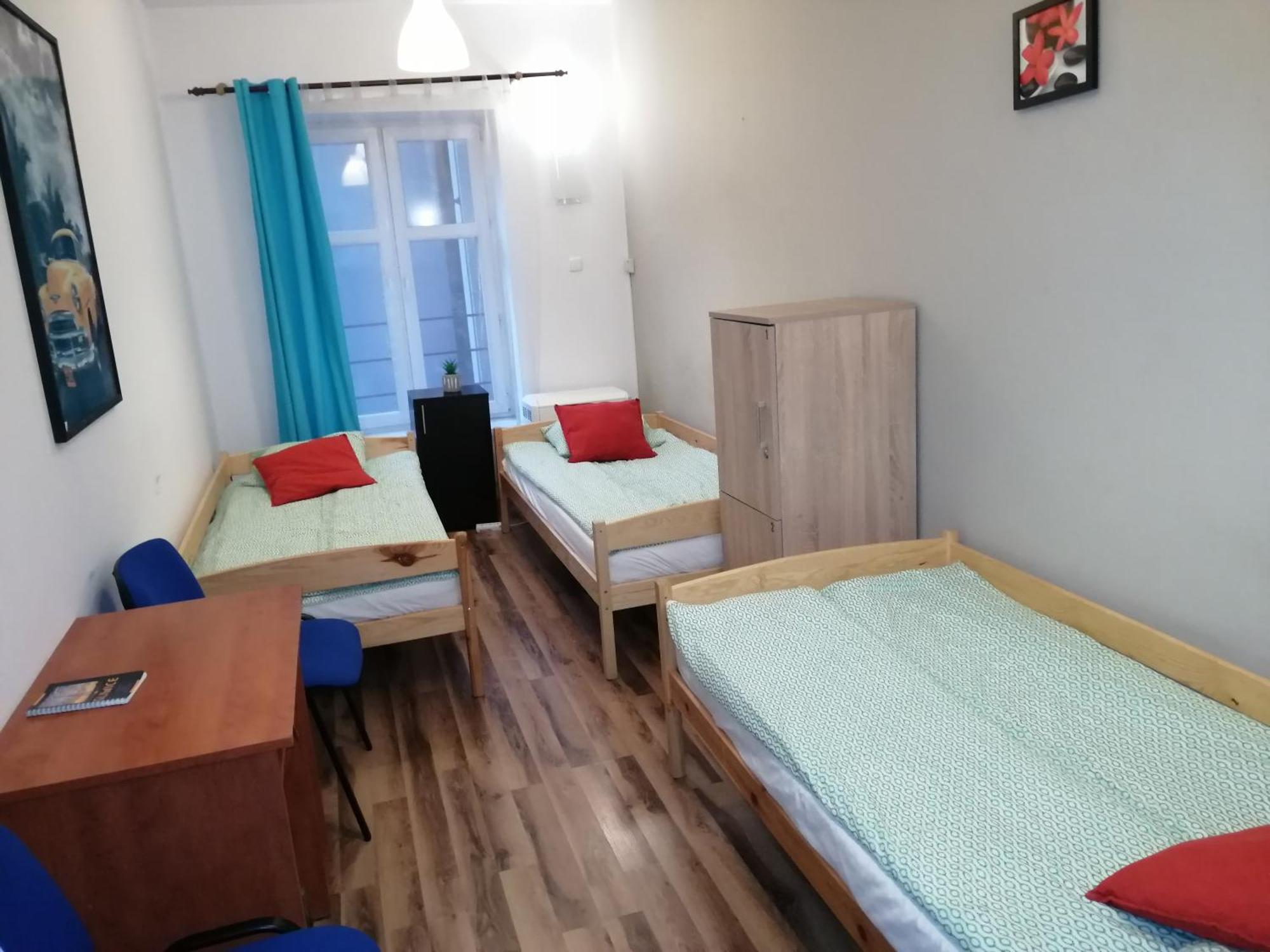 Hostel Gliwice Centrum Parking Стая снимка