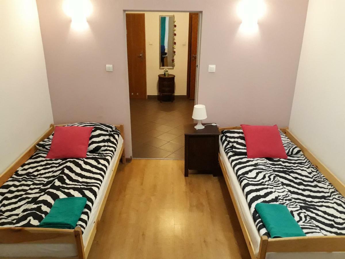 Hostel Gliwice Centrum Parking Екстериор снимка