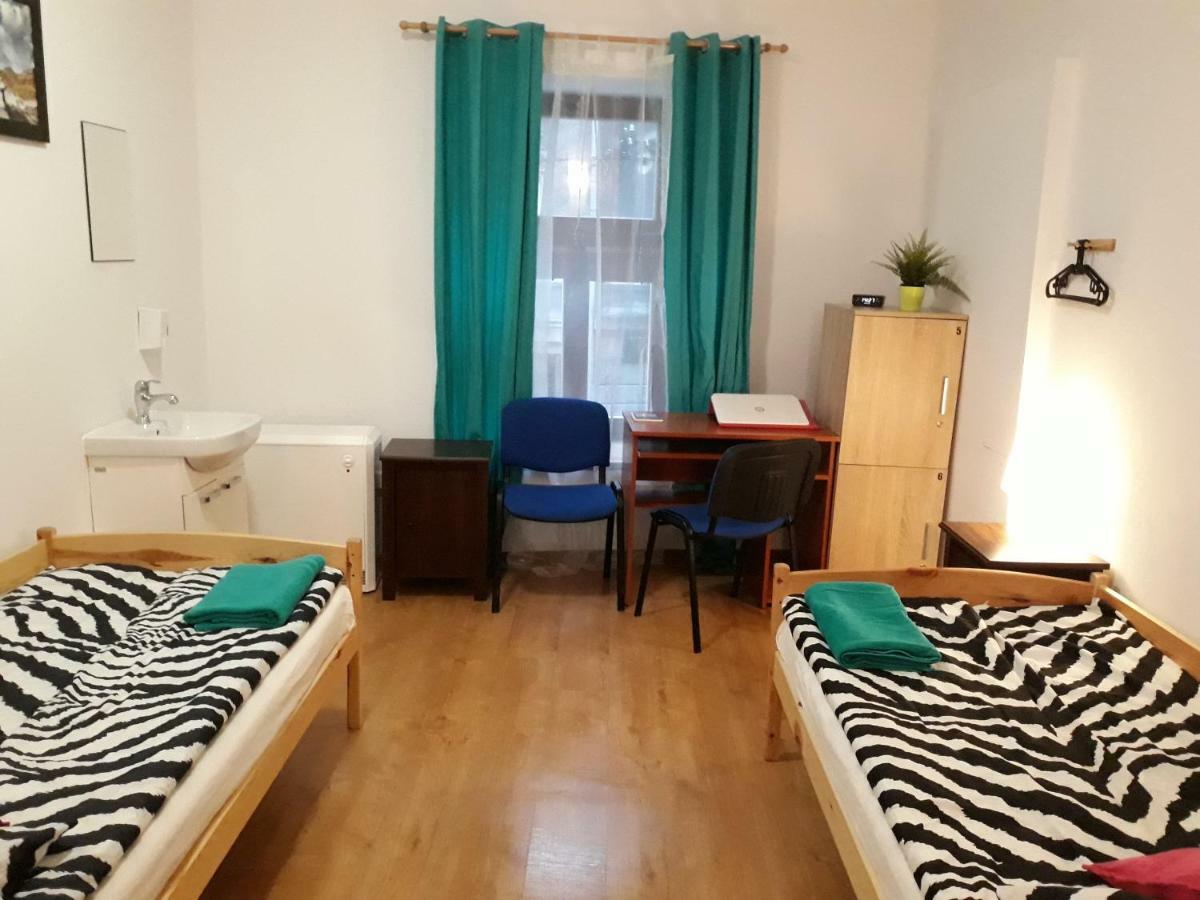 Hostel Gliwice Centrum Parking Екстериор снимка