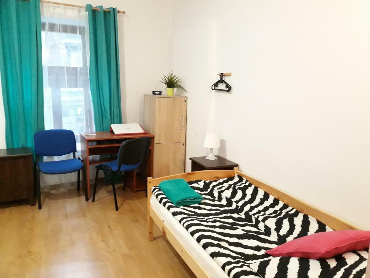 Hostel Gliwice Centrum Parking Екстериор снимка